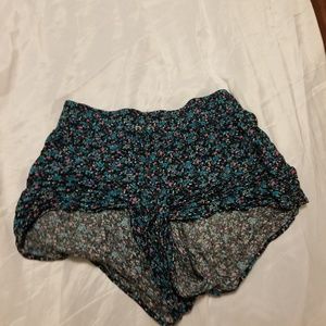 Flowy Shorts with Flower Details